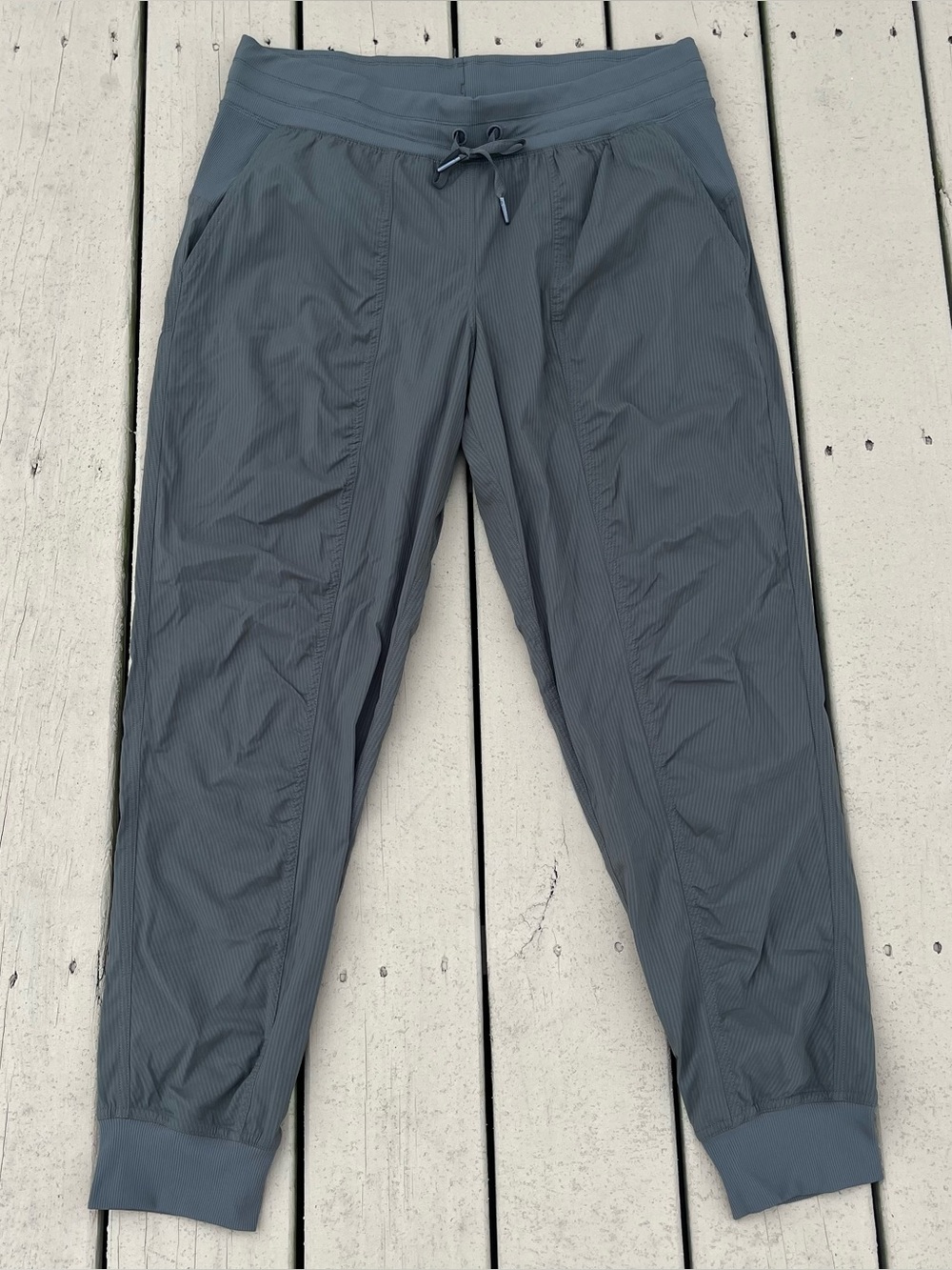 Lululemon green joggers sweatpants women’s 12